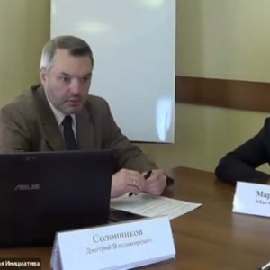 Дмитрий Солонников, член Общественной палаты Петербурга выступил с приветственным словом в рамках открытия телемоста Санкт-Петербург-Сирия