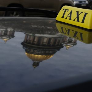 Валерий Солдунов, член Общественной палаты Санкт-Петербурга, рассказал о новых правилах работы для такси в Петербурге
