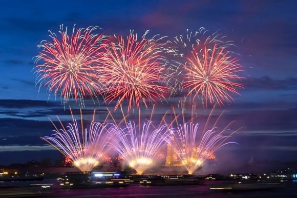 Ночной Петровский фестиваль огня озарит небо над акваторией Невы в ночь с 27 на 28 мая