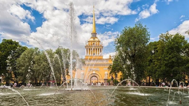 Во время белых ночей фонтаны Петербурга будут работать дольше Во время белых ночей фонтаны Петербурга будут работать дольше