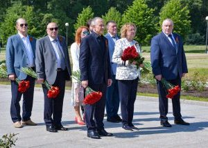 Сегодня, 22 июня в День памяти и скорби на Пискаревском мемориале состоялась торжественно-траурная церемония