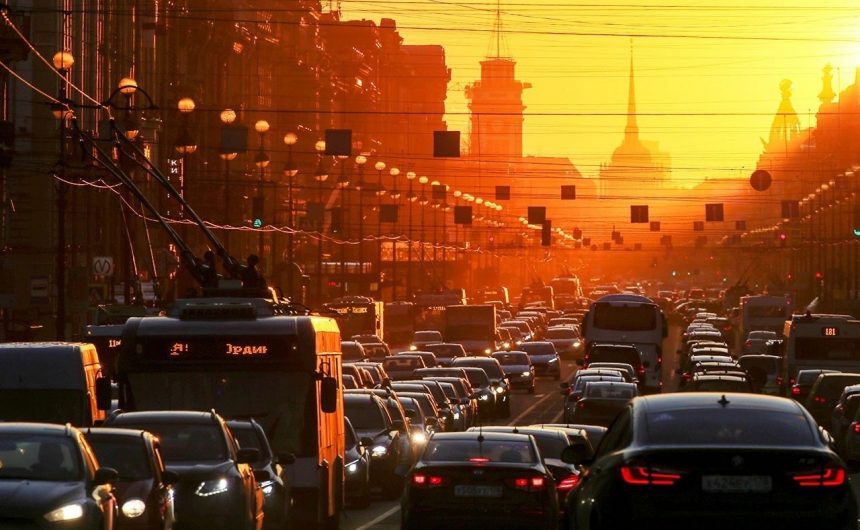 Член Общественной палаты Петербурга Валерий Солдунов предлагает жителям изучать столицу, чтобы не потеряться без навигатора Член Общественной палаты Петербурга Валерий Солдунов предлагает жителям изучать столицу, чтобы не потеряться без навигатора