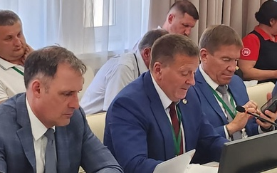 Представитель Общественной палаты Санкт-Петербурга в Общественной палате Российской Федерации Валерий Солдунов принимает участие в круглом столе «Роль гражданского общества в вопросах профилактики дорожно-транспортных происшествий среди детей и молодежи». Представитель Общественной палаты Санкт-Петербурга в Общественной палате Российской Федерации Валерий Солдунов принимает участие в круглом столе «Роль гражданского общества в вопросах профилактики дорожно-транспортных происшествий среди детей и молодежи».