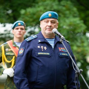 Член Общественной палаты Санкт-Петербурга, председатель региональной общественной организации «Клуб десантников Санкт-Петербурга» Александр Турков отметил, что нормальный человек и патриот, офицер, отдавший всю жизнь служению Отечеству, оценить действия ЧВК «Вагнер» может оценить только как предательство.