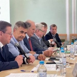 Заместитель председателя Общественной палаты Санкт-Петербурга, председатель Общественного совета по рекламе (ОСР) Санкт-Петербурга Георгий Абелев провёл заседание Ассоциации «Рекламный Совет»