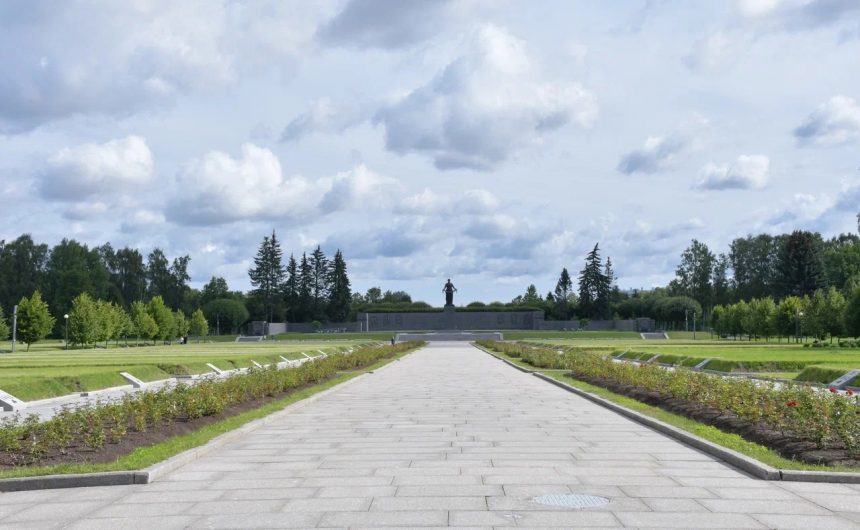 Команда волонтеров из АНО «ВОЛОНТЁРЫ СПБ» внесла вклад в благоустройство Пискаревского мемориального кладбища Команда волонтеров из АНО «ВОЛОНТЁРЫ СПБ» внесла вклад в благоустройство Пискаревского мемориального кладбища