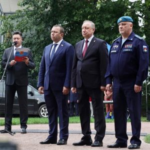 В сквере имени Маргелова прошел торжественный митинг, посвященный 93-й годовщине создания Воздушно-десантных войск