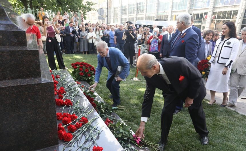 Памятник Петру Георгиевичу Ольденбургскому Памятник Петру Георгиевичу Ольденбургскому