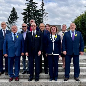 В День памяти жертв блокады Ленинграда члены Общественной палаты Санкт-Петербурга возложили цветы к монументу «Мать-Родина»