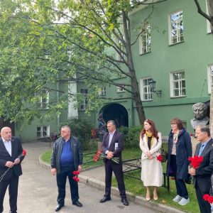 Юрий Третьяков поздравил представителей дагестанской диаспоры с юбилеем поэта Расула Гамзатова