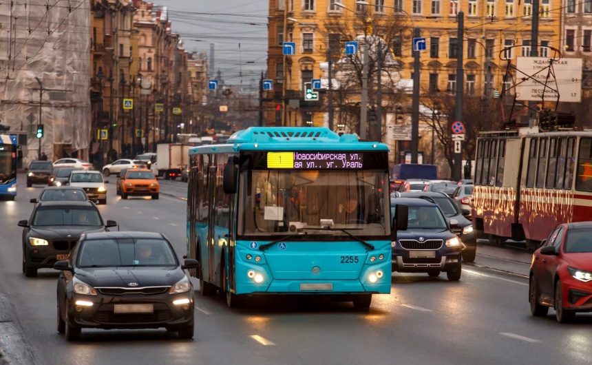 Четыре автобусных маршрута изменили схему движения с 1 сентября Четыре автобусных маршрута изменили схему движения с 1 сентября