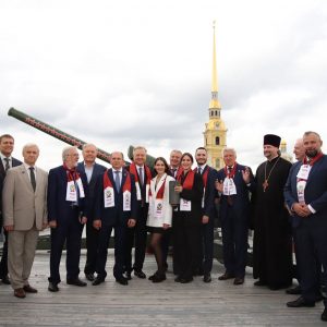Члены Общественной палаты Санкт-Петербурга Владимир Шамахов, Георгий Вилинбахов и Петр Мухин поздравили студентов РАНХиГС с Днем знаний
