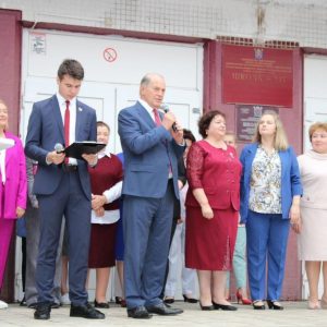 Члены Общественной палаты Санкт-Петербурга в День знаний посетили школы и пообщались с учителями и учениками