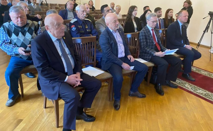 Юрий Третьяков принял участие в конференции в рамках подготовки к гала-концерту «Мы вместе» Юрий Третьяков принял участие в конференции в рамках подготовки к гала-концерту «Мы вместе»