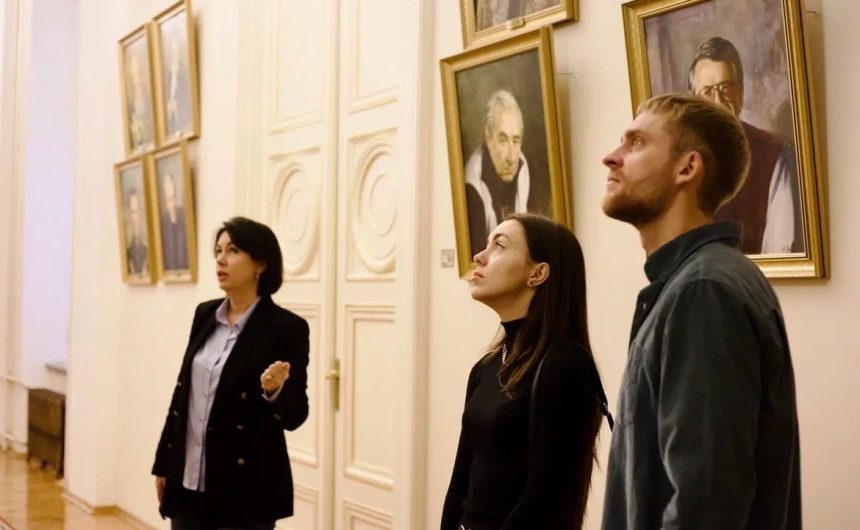 Общественная палата Санкт-Петербурга организовала культурную программу для финалистов конкурса «Моя страна – моя Россия»
