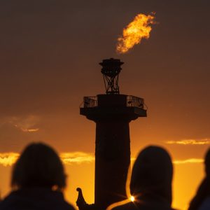 Факелы Ростральных колонн зажгут 18 и 27 января в честь памятных дат