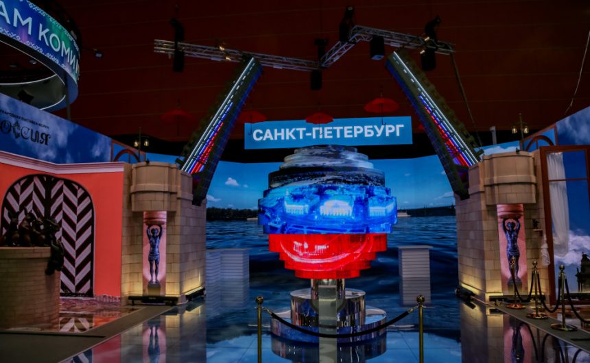 Георгий Абелев и Михаил Рахлин поделились впечатлениями от выставки «Россия» на ВДНХ Георгий Абелев и Михаил Рахлин поделились впечатлениями от выставки «Россия» на ВДНХ