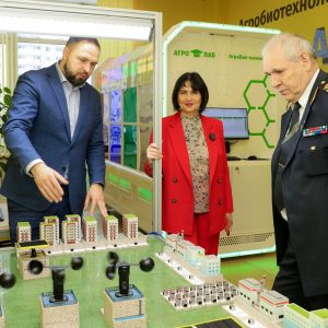 Виктор Никитин выступил за модернизацию профильного обучения Виктор Никитин выступил за модернизацию профильного обучения