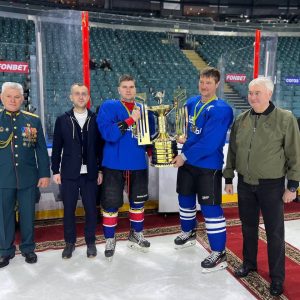 В Ледовом дворце прошел турнир по хоккею с шайбой «Парни из стали»