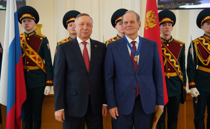 Георгий Абелев получил почетный знак «За заслуги перед Санкт-Петербургом» Георгий Абелев получил почетный знак «За заслуги перед Санкт-Петербургом»
