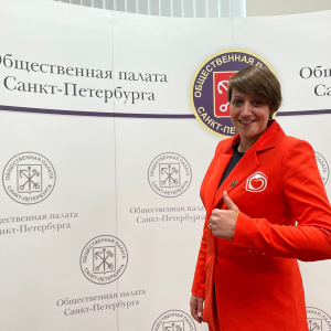 Сегодня свой день рождения отмечает член Общественной палаты Санкт-Петербурга Александра Александровна Синяк