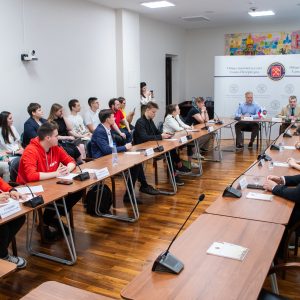 В Общественной палате Санкт-Петербурга прошла встреча членов Общественного штаба по наблюдению за ходом избирательных кампаний 2024 года с молодыми инициативными петербуржцами