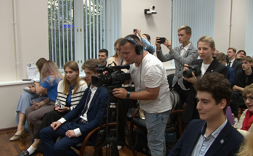Молодежь и эксперты обсудили предстоящие выборы в Петербурге Молодежь и эксперты обсудили предстоящие выборы в Петербурге
