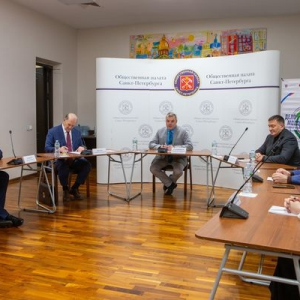 Эксперты совместно с молодежью обсудили основные события 2024 года