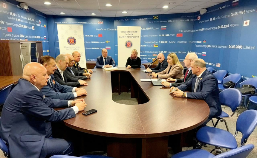 В спортивном комплексе «Легкоатлетический манеж» прошёл круглый стол, посвященный развитию семейного спорта В спортивном комплексе «Легкоатлетический манеж» прошёл круглый стол, посвященный развитию семейного спорта