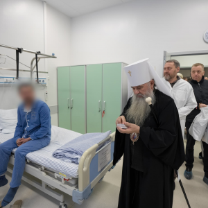 Алексей Зиновьев поздравил раненых бойцов СВО с зимними праздниками