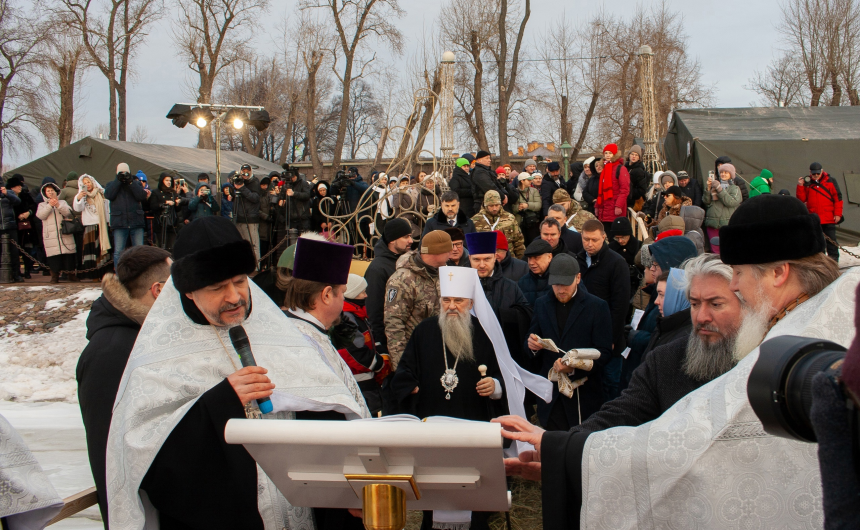 В день Крещения Господня Митрополитом Санкт-Петербургским и Ладожским Варсонофием был совершён чин освящения вод Невы у стен Петропавловской крепости В день Крещения Господня Митрополитом Санкт-Петербургским и Ладожским Варсонофием был совершён чин освящения вод Невы у стен Петропавловской крепости