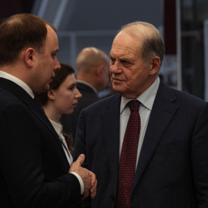 Заместитель председателя Общественной палаты Санкт-Петербурга Георгий Абелев заслушал отчет главы Красногвардейского района перед общественностью