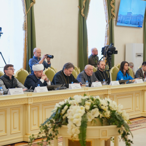 Представители Комиссии по межнациональным и межконфессиональным отношениям Общественной палаты Санкт-Петербурга обсудили размещение религиозных символов в публичном пространстве
