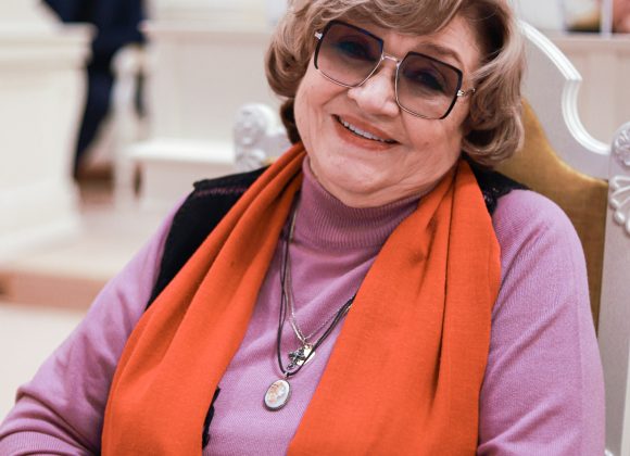 Сегодня свой день рождения отмечает член Общественной палаты Санкт-Петербурга Галина Валерьевна Капитанская