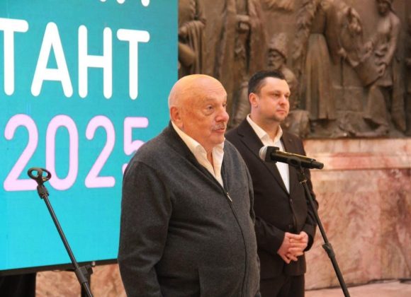 Председатель Комиссии по межнациональным и межконфессиональным отношениям Общественной палаты Санкт-Петербурга Юрий Третьяков выступил на открытии десятого, юбилейного, Большого этнографического диктанта