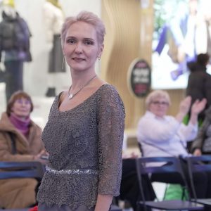Женщины элегантного возраста и мамы детей с особенностями здоровья стали моделями на шестом инклюзивном модном показе «Красота объединяет сердца»