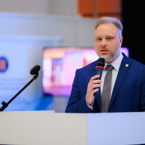 Сегодня день рождения отмечает Александр Александрович Будяк