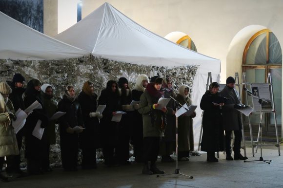 На Пискаревском мемориале прошла акция «Ночь после блокады» На Пискаревском мемориале прошла акция «Ночь после блокады»