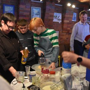 Валерия Соколова организовала праздник для ребят из Дома социального обслуживания «Первый» Валерия Соколова организовала праздник для ребят из Дома социального обслуживания «Первый»