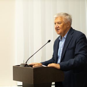 В Петербурге студенческим семьям будут выплачивать 200 тысяч рублей при рождении ребенка. Владимир Шамахов оценил инициативу В Петербурге студенческим семьям будут выплачивать 200 тысяч рублей при рождении ребенка. Владимир Шамахов оценил инициативу