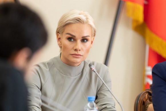 Поздравляем с днем рождения Елену Олеговну Белову! Поздравляем с днем рождения Елену Олеговну Белову!