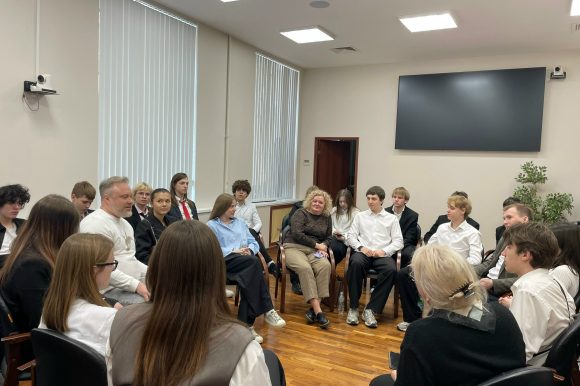 В Общественной палате Санкт-Петербурга прошла очередная встреча с учениками Второй Санкт-Петербургской гимназии