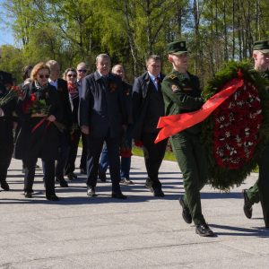 Члены Общественной палаты Санкт-Петербурга во главе с председателем Ириной Соколовой почтили память защитников Родины Члены Общественной палаты Санкт-Петербурга во главе с председателем Ириной Соколовой почтили память защитников Родины