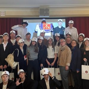 В Государственном музее истории религии состоялась заключительная встреча членов Общественной палаты Санкт-Петербурга со старшеклассниками Второй Санкт-Петербургской гимназии В Государственном музее истории религии состоялась заключительная встреча членов Общественной палаты Санкт-Петербурга со старшеклассниками Второй Санкт-Петербургской гимназии
