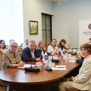 В Общественной палате состоялся круглый стол, посвященный региональной системе социальной работы с участниками СВО и их семьями
