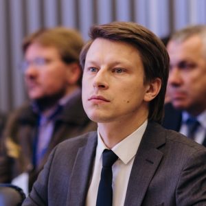 Алексей Матвеев: «Через русский язык мы не просто говорим друг с другом – мы продолжаем общий культурный разговор страны» Алексей Матвеев: «Через русский язык мы не просто говорим друг с другом – мы продолжаем общий культурный разговор страны»