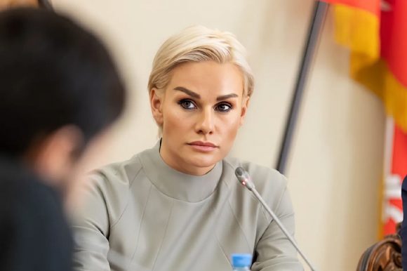 Елена Белова: Петербург ждет и ценит каждого нового маленького гражданина Елена Белова: Петербург ждет и ценит каждого нового маленького гражданина