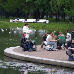 В Таврическом саду состоялся региональный конкурс быстрого рисунка «Скетч-Луг», собравший студентов петербургских вузов и колледжей В Таврическом саду состоялся региональный конкурс быстрого рисунка «Скетч-Луг», собравший студентов петербургских вузов и колледжей